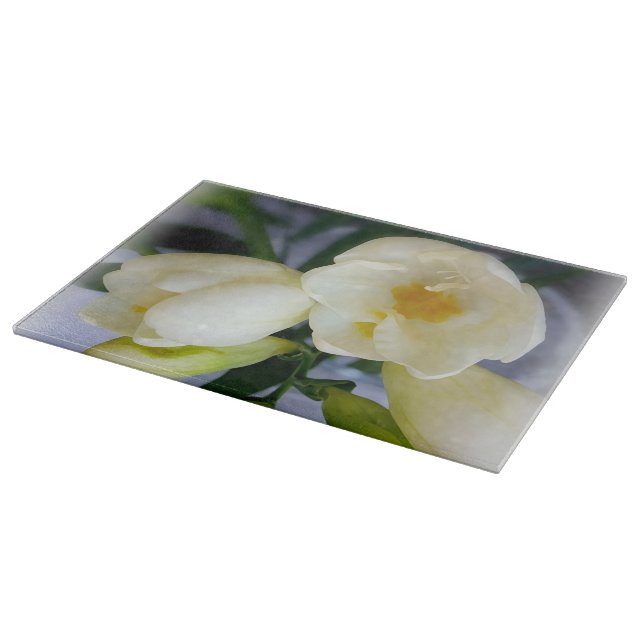 white yellow freesia cutting board (Corner)