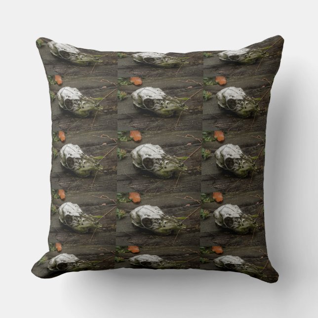 Whitetail Deer Skull Cushion (Front)