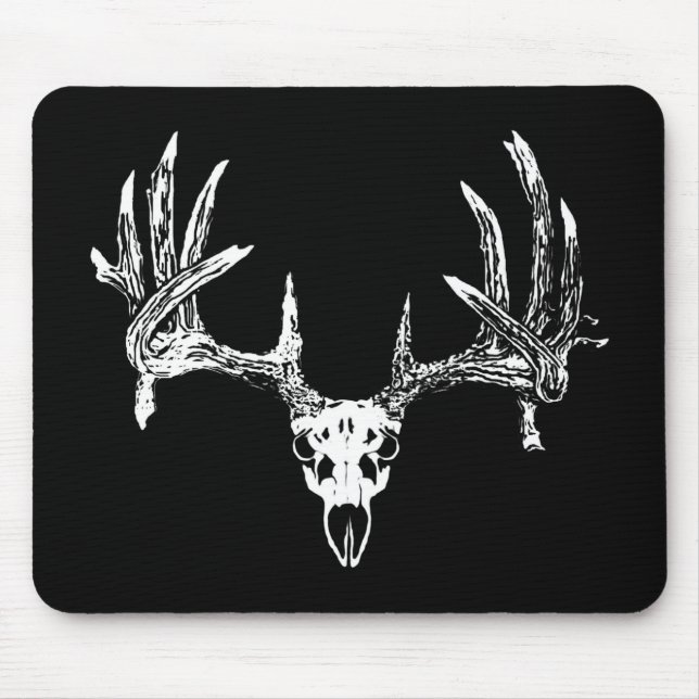 Whitetail deer skull w mouse mat (Front)
