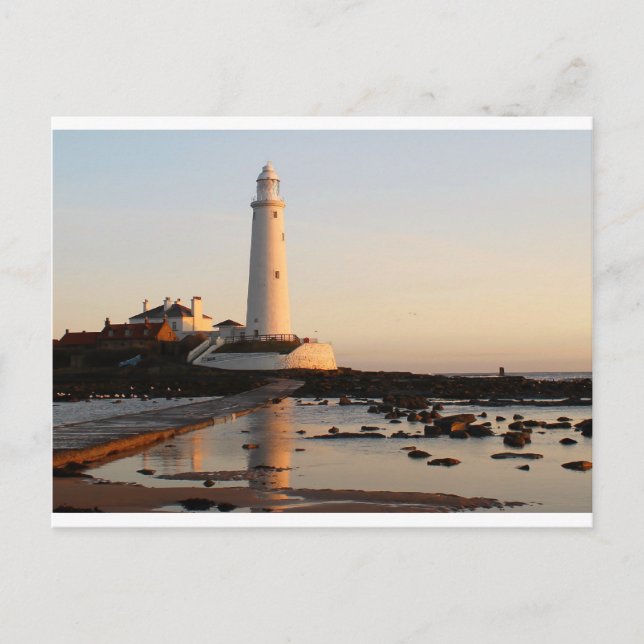 WHITLEY BAY LIGHTHOUSE POSTCARD (Front)