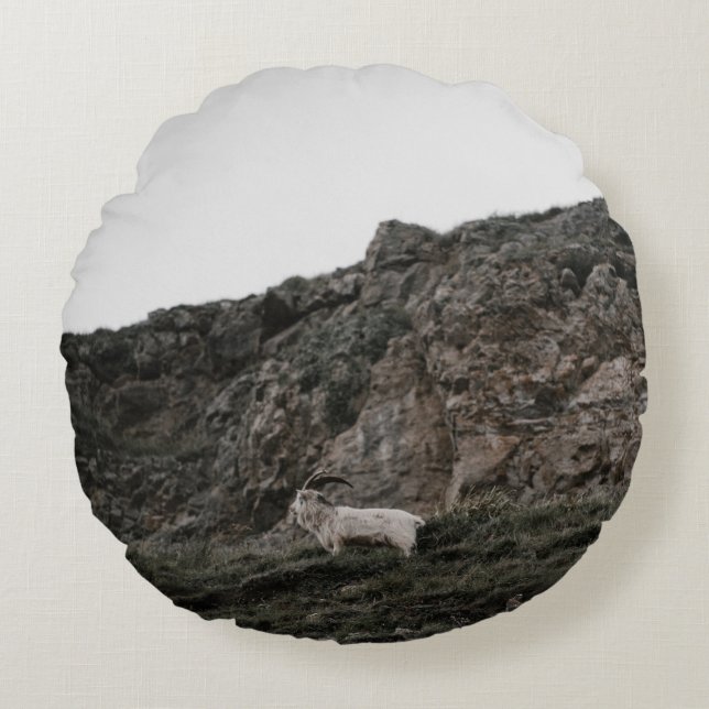 WILD GOAT ROUND CUSHION (Front)