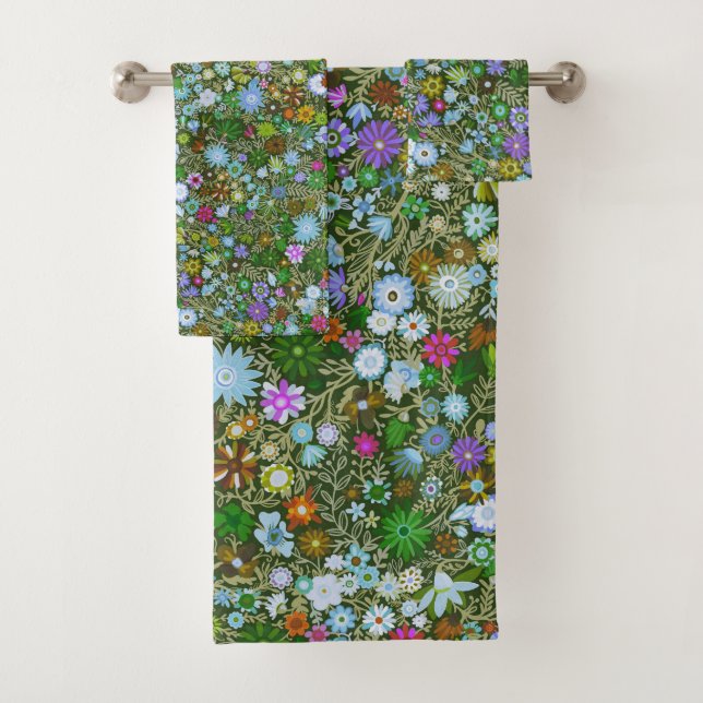 Wild Green Field Blooms Bath Towel Set (Insitu)