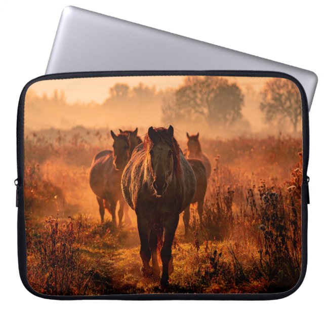 wild konik horses wich came running straight towar laptop sleeve (Front)