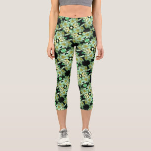 Wild White Rambling Roses Floral Pattern Capri Leggings