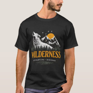 **Wilderness Spirit – Vintage Wolf Outdoor T-Shirt