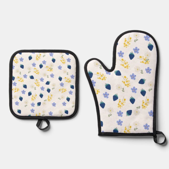 Wildflower & Blackberry Floral Pattern Oven Mitt & Pot Holder Set (Front)