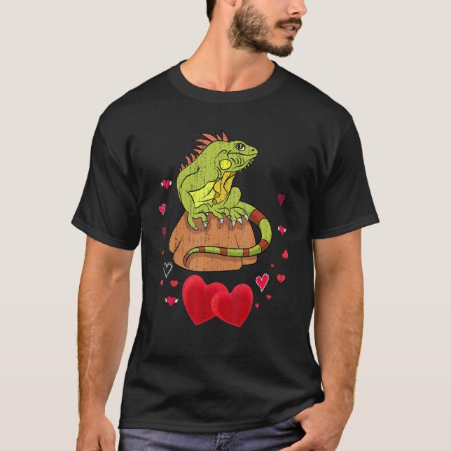 Wildlife Lizard Heart Animal Reptile  Tropical Igu T-Shirt (Front)