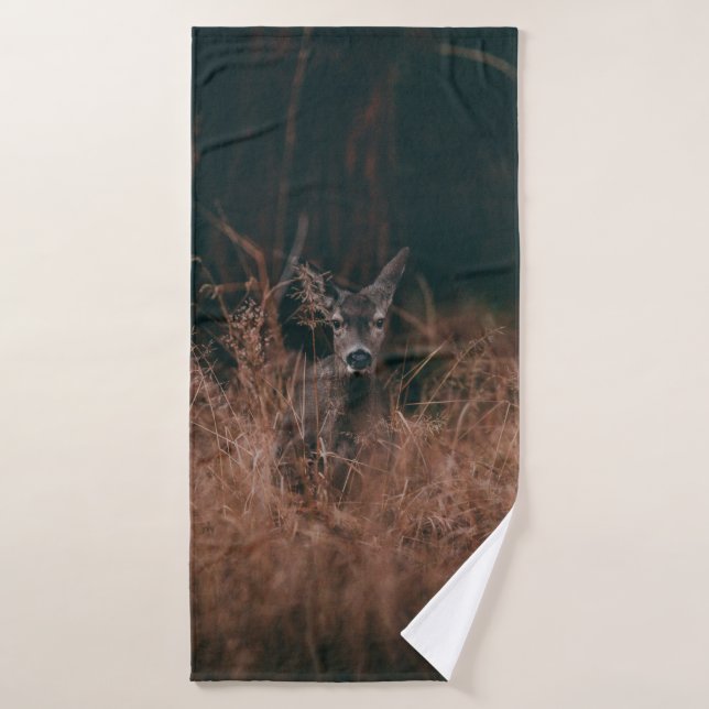 WILDLIFE PHOTOGRAPHY OF GRAY DEER SURROUNDED BY GR BATH TOWEL (Bath Towel)