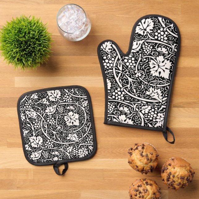 William Morris Black White Grape Vine Pattern Oven Mitt & Pot Holder Set (Top Down)