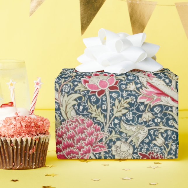 William Morris Cray Wrapping Paper (Birthday Party)