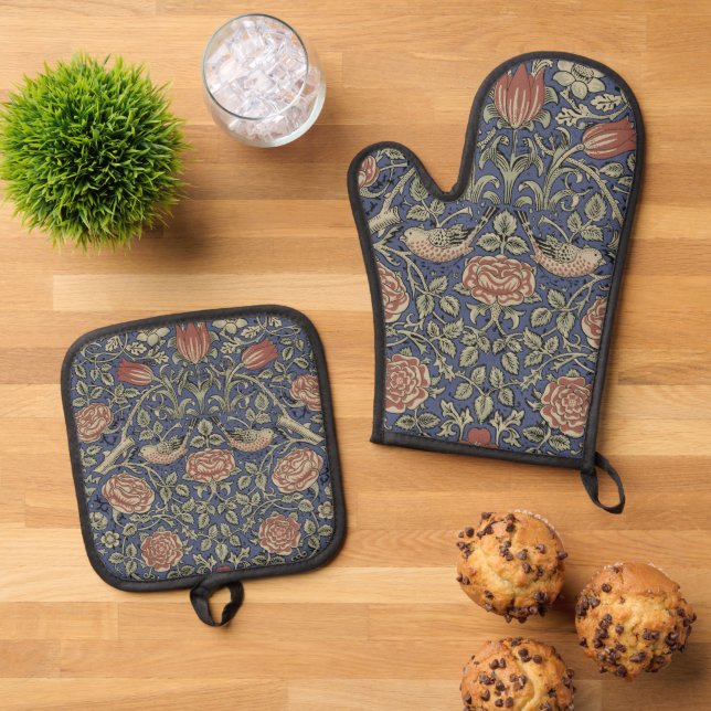 William Morris Tudor Rose Wallpaper Oven Mitt & Pot Holder Set (Top Down)