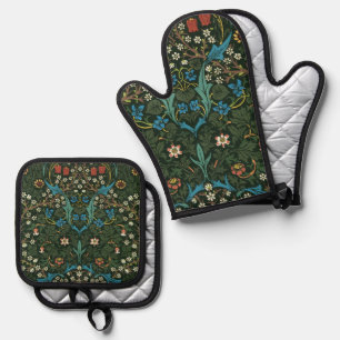 William Morris's (1834-1896) Tulip pattern. Oven Mitt & Pot Holder Set