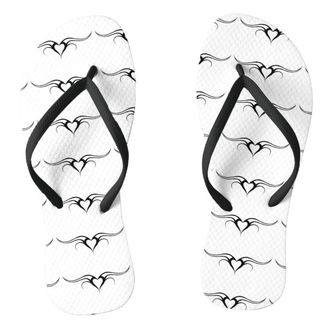 winged hearts tribal design flip flops (Footbed)