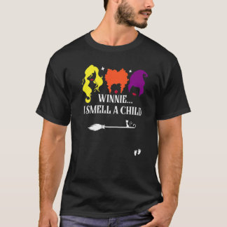 Winnie I Smell A Child Halloween Pregnancy Announc T-Shirt