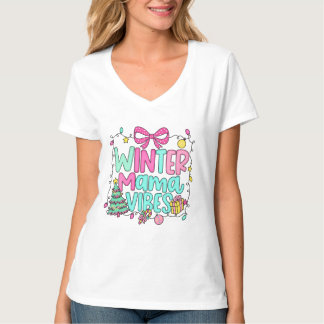 Winter Mama Vibes Cute Christmas Art T-Shirt