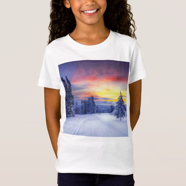 Winter scenery  T-Shirt (Front)