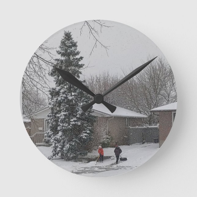 Winter Vintage Scene Round Clock (Front)