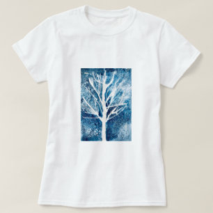Winter white birch tree Christmas T-Shirt