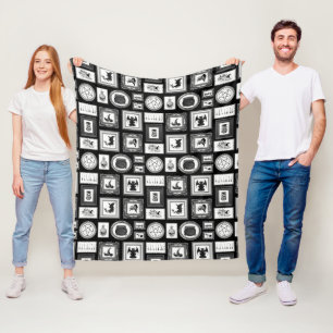 WITCHY WALLS FLEECE BLANKET