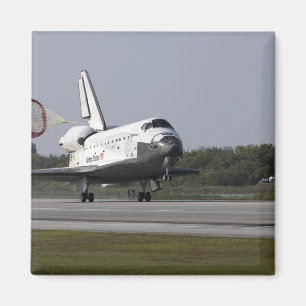 With drag chute unfurled magnet