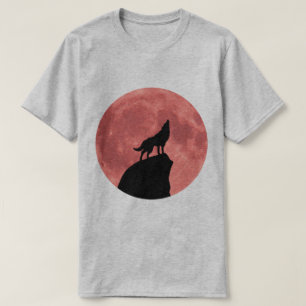 Wolf Howling at a Blood Moon T-Shirt