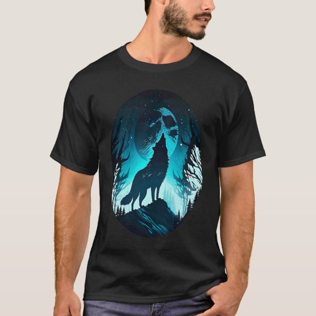 Wolf Howling at Moon on a Cold Night Amazing Natur T-Shirt (Front)