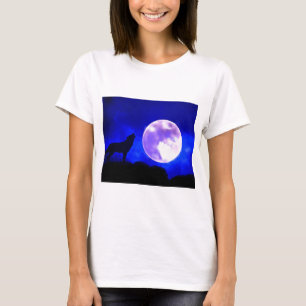 Wolf Howling at Moon T-Shirt