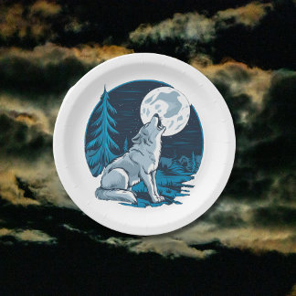 Wolf howling at the moon paper plate