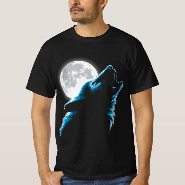 Wolf howling at the moon T-Shirt (Front)