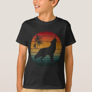wolf howling vintage T-Shirt