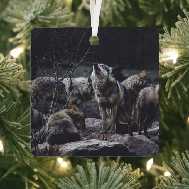 Wolf Pack Metal Tree Decoration (Insitu)