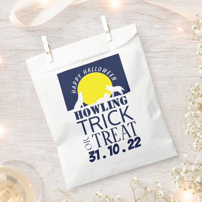 Wolves in Moonlight, Halloween Party Treat Favour  Favour Bags (Clipped)