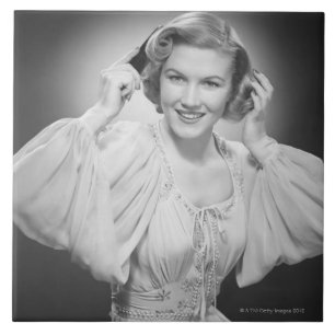 Woman in Dress 2 Tile