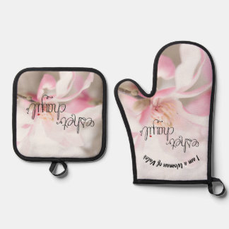 Woman of Valour Apron Oven Mitt & Pot Holder Set