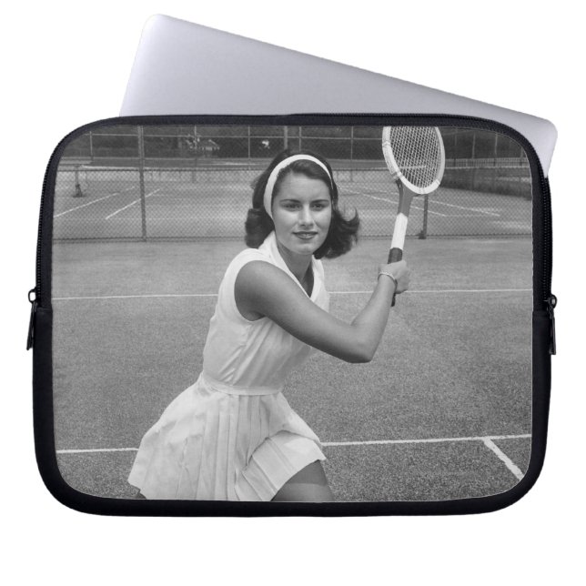 Woman playing tennis laptop sleeve (Front)