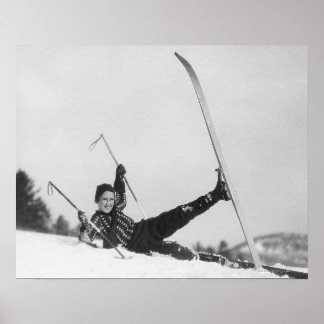 Woman Skier 2 Poster (Front)