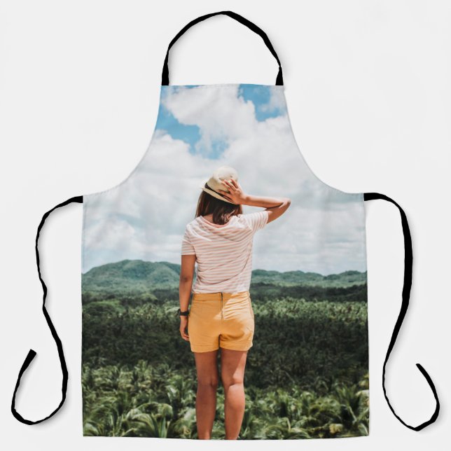 Woman wearing yellow shorts apron (Front)