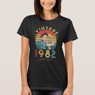Womens 40 Year Old Awesome Since 1982 40th Birthda T-Shirt