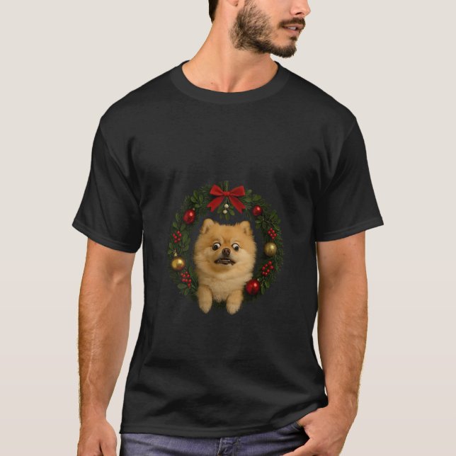 Womens Cute Pomeranian Dog Xmas Wreath Funny Anima T-Shirt (Front)