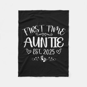 Womens First Time Auntie Est 2025 Soon To Be Mom M Fleece Blanket