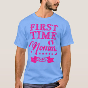 Womens First Time Mommy 2023 Pregnancy Announcemen T-Shirt