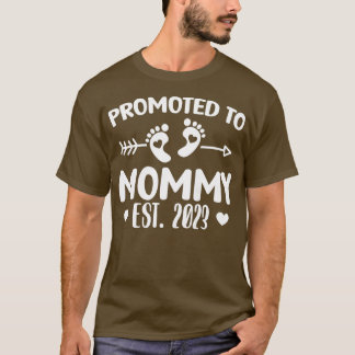 Womens First time Mummy 2023 Pregnancy Announcemen T-Shirt