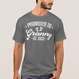 Womens Granny 2023 Pregnancy Announcement Promoted T-Shirt