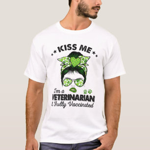 Womens Kiss Me Im A Veterinarian Irish Shamrock Pa T-Shirt