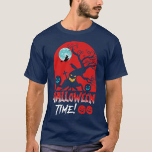 Womens Scary spooky Halloween design haunted castl T-Shirt