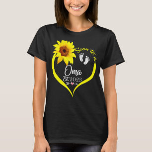 Womens Soon To Be Oma 2023 Mother's Day For New Gr T-Shirt