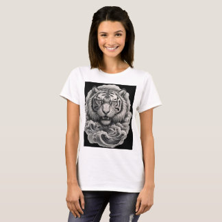 Women's T-shirt with a roaring tiger in the waves