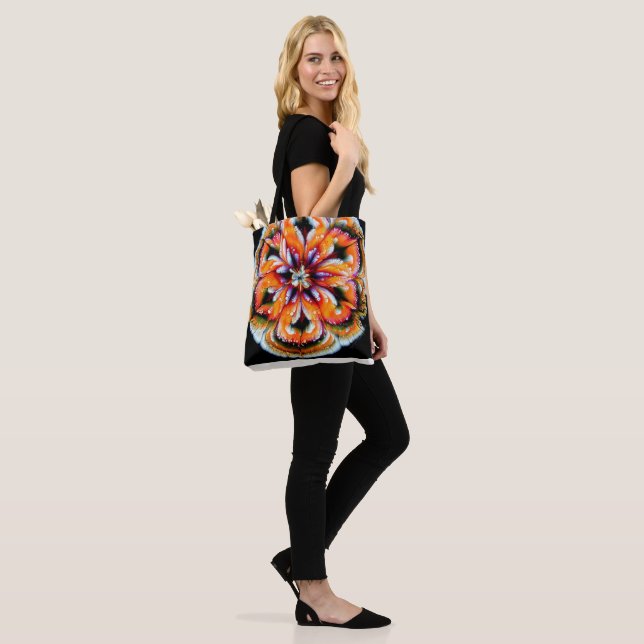 Women's tote bags (On Model)