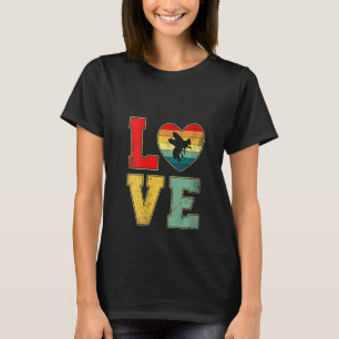 Womens Vintage Love Bee Retro 70s 80s Heart Farm A T-Shirt