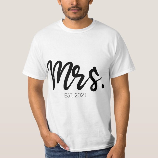 Womens Wedding Matching Gifts Mrs. Est. 2021 Brida T-Shirt (Front)